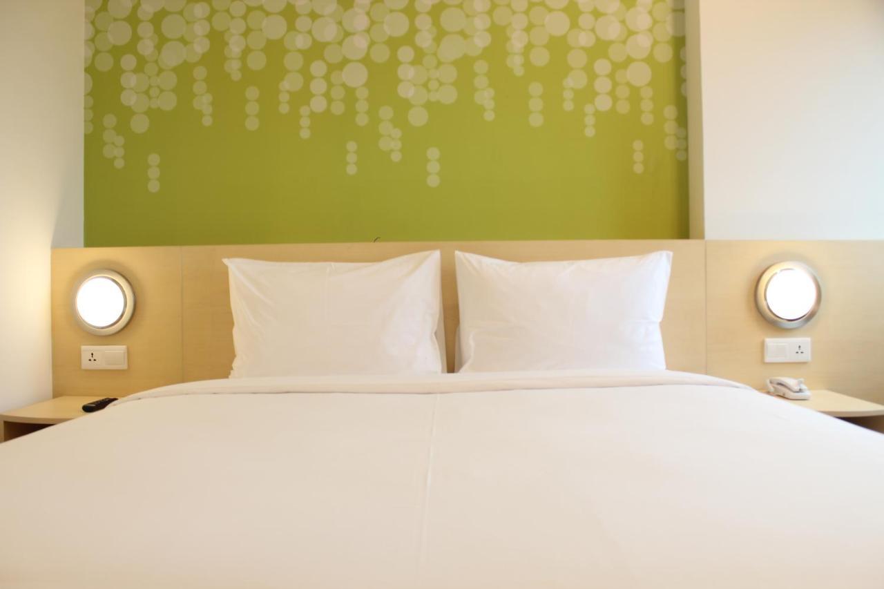 เซสต์ โฮเทล ปารัง ราจา โซโล Hotel Bonorejo ภายนอก รูปภาพ