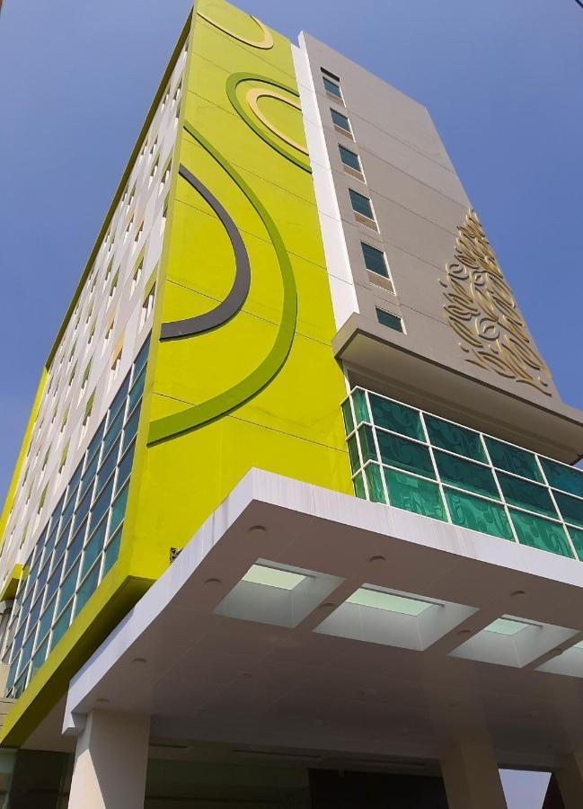 เซสต์ โฮเทล ปารัง ราจา โซโล Hotel Bonorejo ภายนอก รูปภาพ
