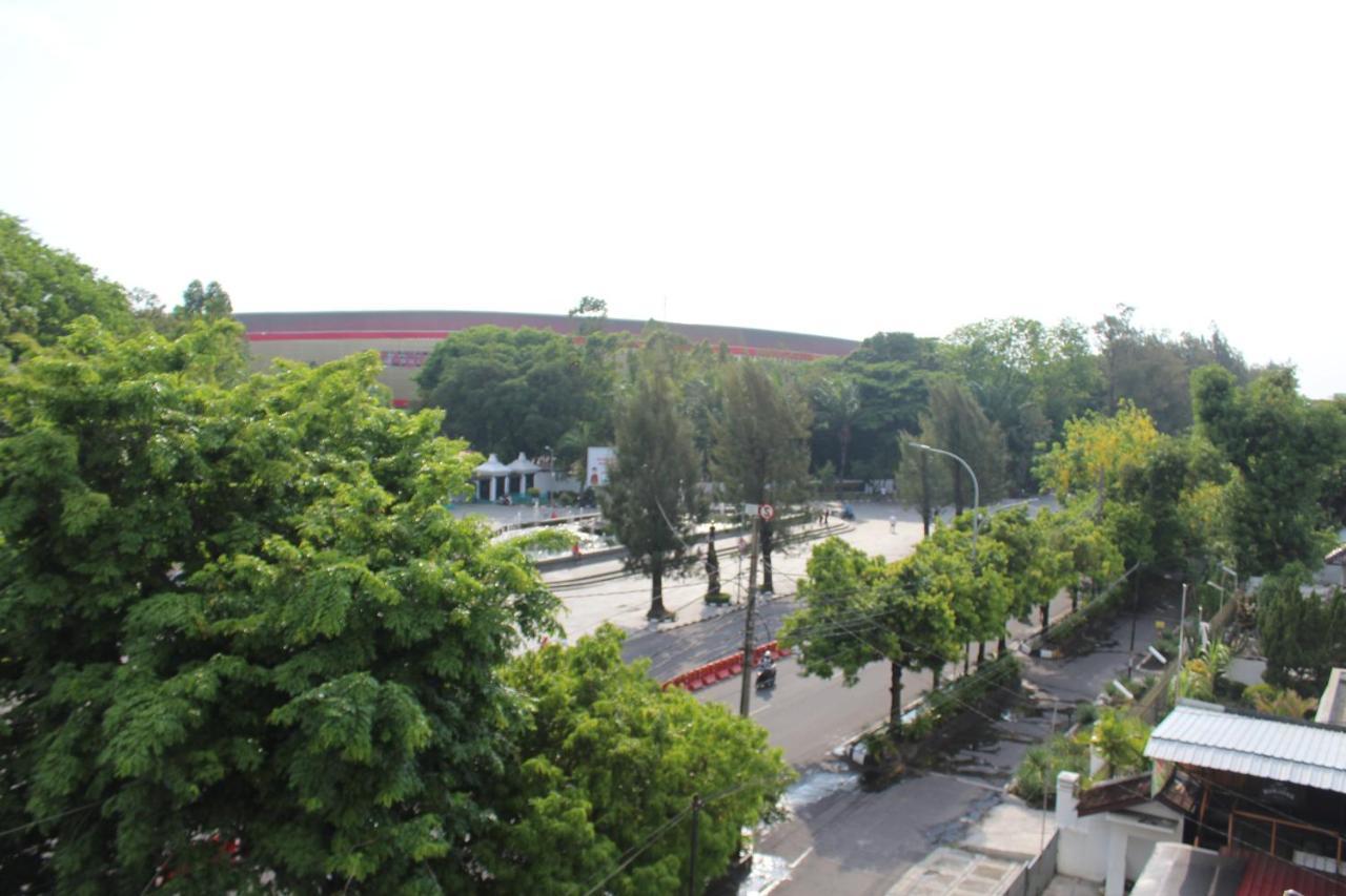 เซสต์ โฮเทล ปารัง ราจา โซโล Hotel Bonorejo ภายนอก รูปภาพ
