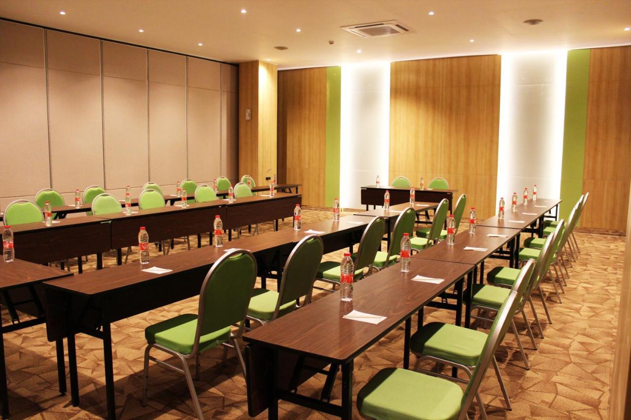 เซสต์ โฮเทล ปารัง ราจา โซโล Hotel Bonorejo ภายนอก รูปภาพ
